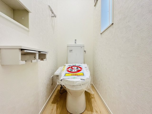 東海市加木屋町陀々法師14番102の一部『仲介手数料無料』新築一戸建て・建売のトイレ