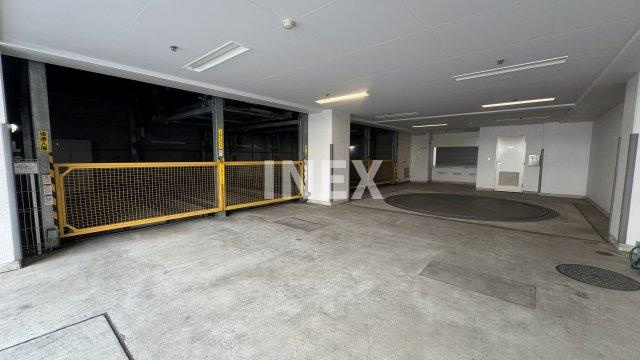 横浜市中区山下町の賃貸マンションの駐車場