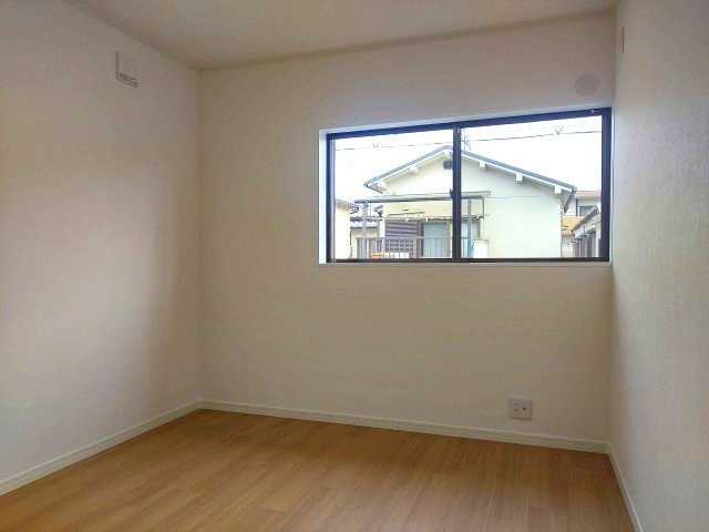 伊丹市荻野4丁目一戸建の洋室|2階東側洋室約6帖