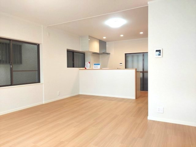伊丹市荻野4丁目一戸建の居間・リビング