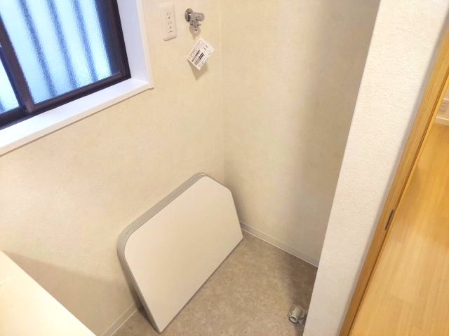 伊丹市荻野4丁目一戸建の洗面所|洗濯機置場
