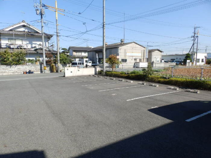 グランシャリオの駐車場
