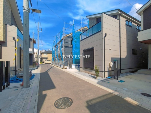 草加市吉町2丁目 新築分譲住宅 全5棟 2号棟の前面道路含む現地写真