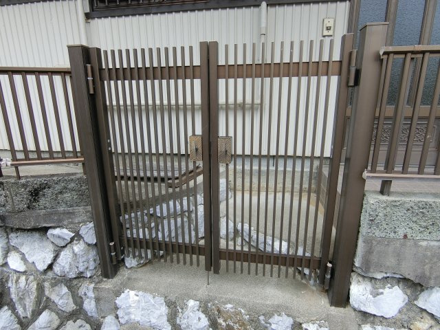富塚町2156-35戸建の玄関