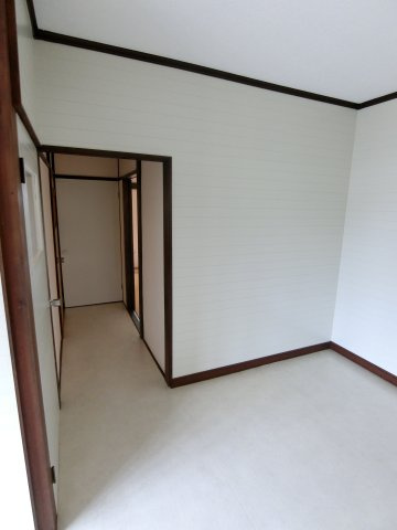 富塚町2156-35戸建の居間・リビング