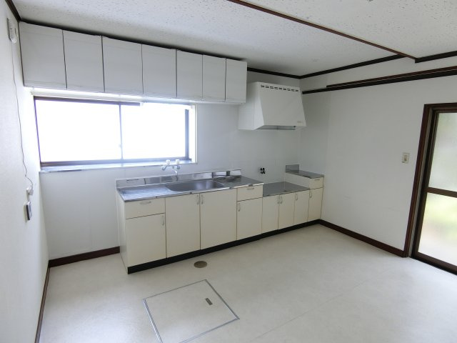 富塚町2156-35戸建のキッチン