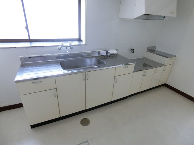 富塚町2156-35戸建のキッチン