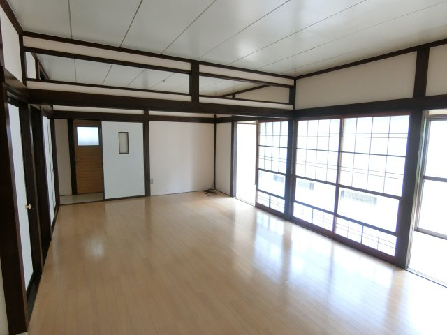 富塚町2156-35戸建の内装