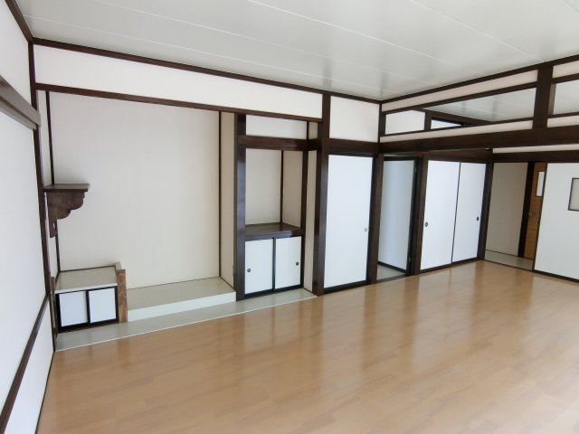 富塚町2156-35戸建の内装