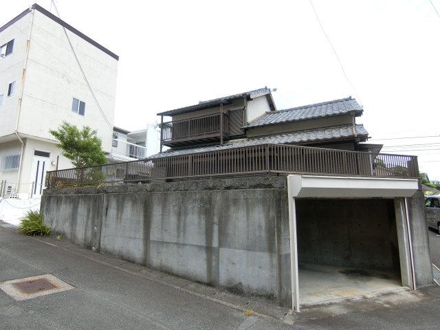 富塚町2156-35戸建の駐車場