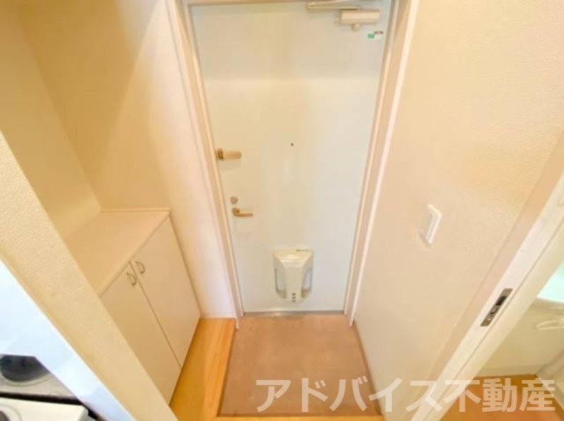 大川市大字榎津のアパートの玄関