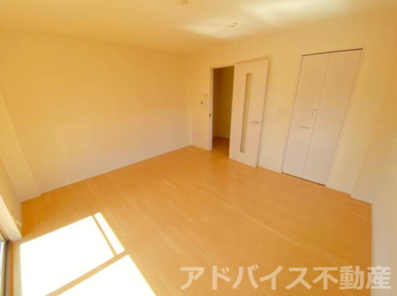 大川市大字榎津のアパートの洋室
