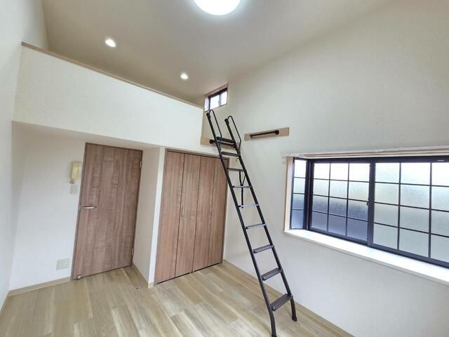 東村山市久米川町３丁目のアパートの寝室
