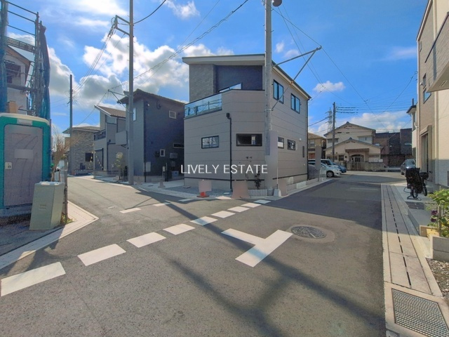 草加市吉町2丁目 新築分譲住宅 全5棟 4号棟の前面道路含む現地写真