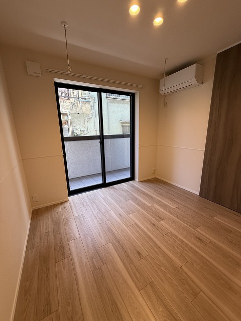 TRISQUARE北糀谷の洋室