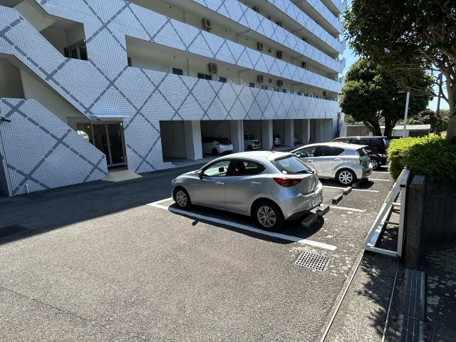 グラン・プリエ伊豆の駐車場