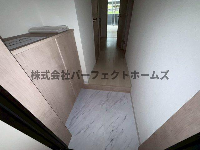 パーチェ伊加賀本町の玄関|収納もある玄関です