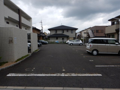 【駐車場】 | プリエボヌール | 駐車場です