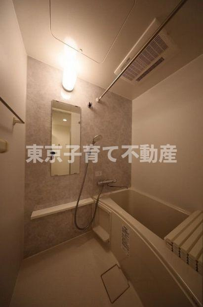 ＬｉｖｅＦｌａｔ千駄木の浴室