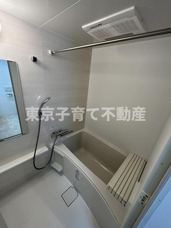 ＬｉｖｅＦｌａｔ千駄木の浴室