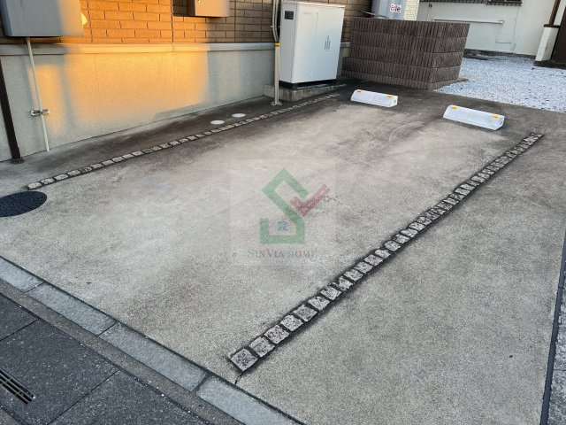 フェリーチェの駐車場