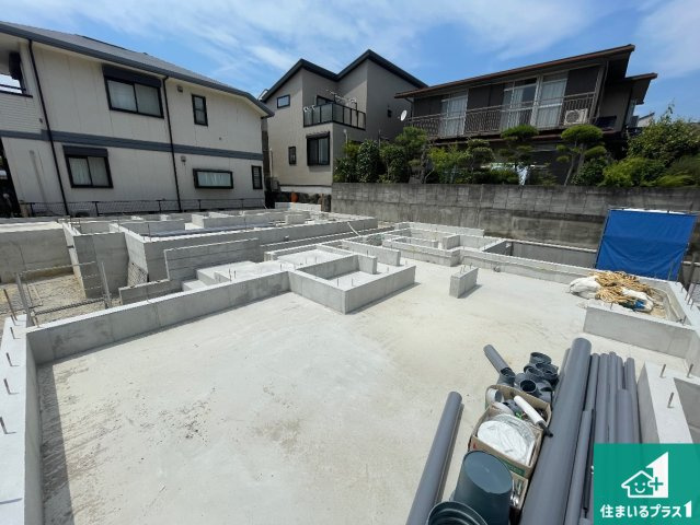 神戸市垂水区神陵台　新築一戸建ての外観|周辺は落ち着いた街並みの住宅地！子育てがしやすい住環境です！まだ未完成ですが、現地でしかわからない事もございます。是非一度ご覧ください。