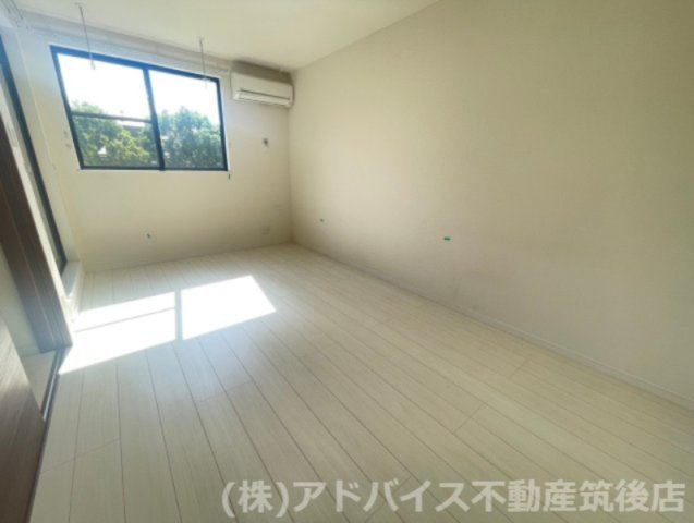 プラステートの洋室