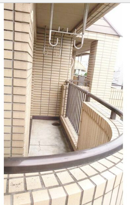 ドミノ上小マンションのバルコニー