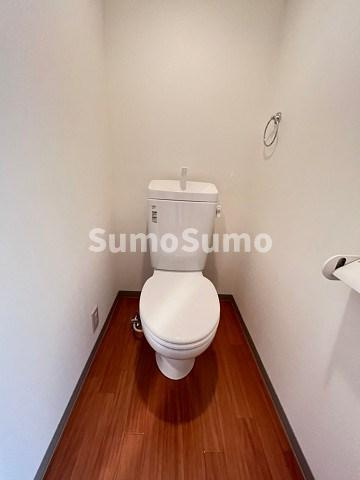 ロジュマンヴェールのトイレ|落ち着いた色調のトイレです