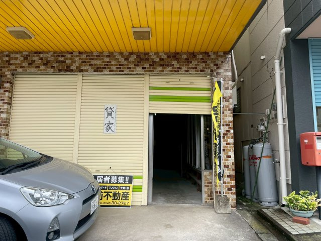 黒木綾戸貸家の玄関