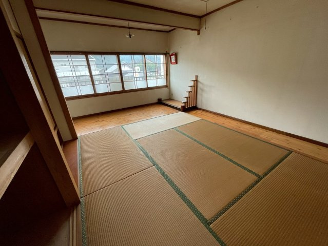 黒木綾戸貸家の和室|光に包まれた、ぬくもりの和室