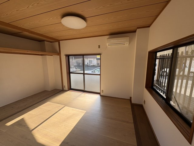 和泉戸建ての洋室|子供部屋にも書斎にも。暮らしに合わせて使える洋室。