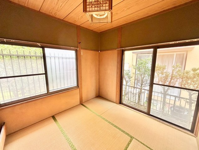 鶴田綾戸貸家の和室