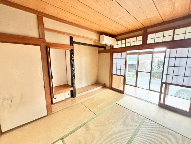 鶴田綾戸貸家の和室