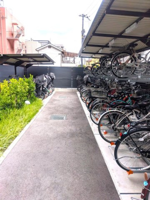 【その他】 | シーンズ高槻 | 駐輪場には計92台の自転車を収容可能。1世帯に1台の自転車を駐輪が確保されています。