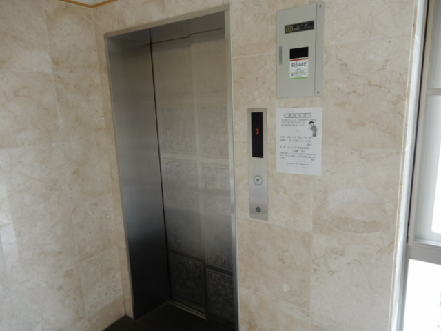 アゴラオーキッド富永のエントランス