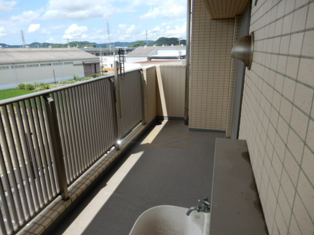 アゴラオーキッド富永のバルコニー