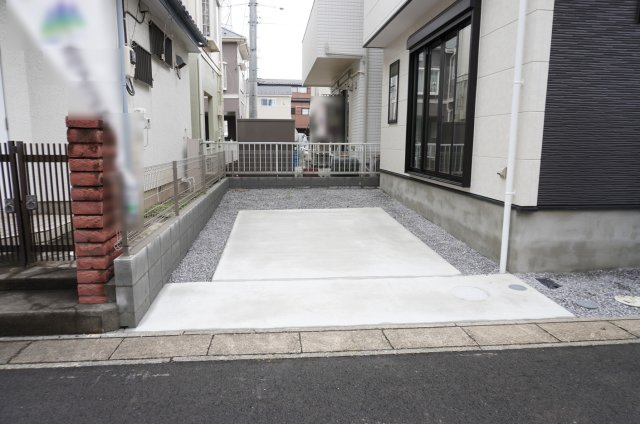 越谷市大字大林 新築分譲住宅の駐車場