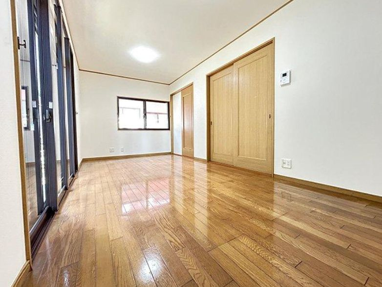 中央区東淵野辺1丁目　中古戸建の居間・リビング|居間です