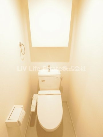 小平市小川西町２丁目の賃貸マンションのトイレ