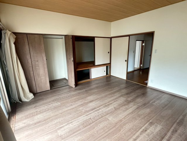 瀬戸町　中古戸建の洋室|【洋室】