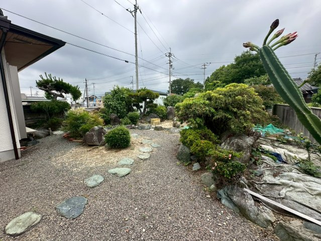 瀬戸町　中古戸建の庭|【庭】南庭で日当たり良好です！