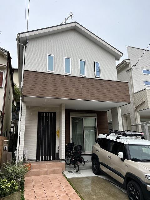 富雄元町１丁目戸建の外観|外観は落ち着いています