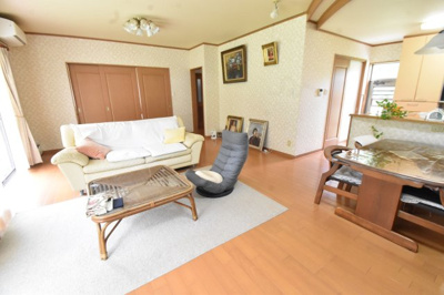 【居間・リビング】 | 曽於郡大崎町菱田　中古戸建