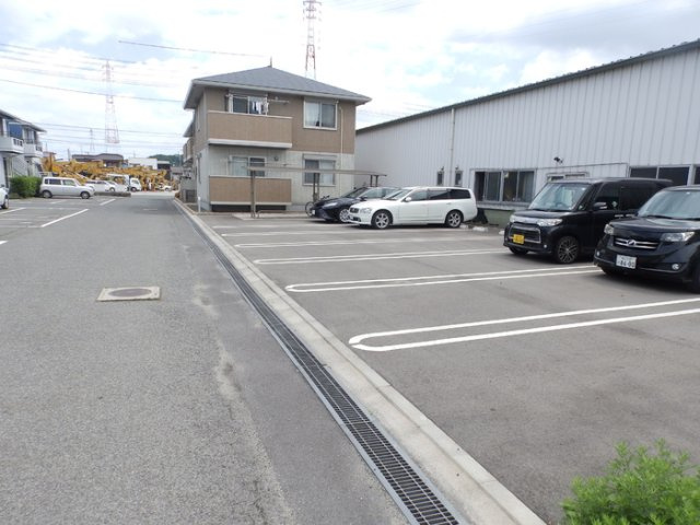 ディアコート曙の駐車場
