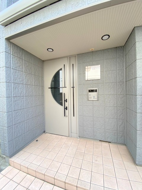 大城メゾンのエントランス