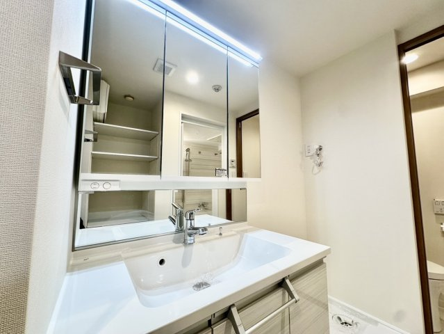五輪パークマンションの独立洗面台