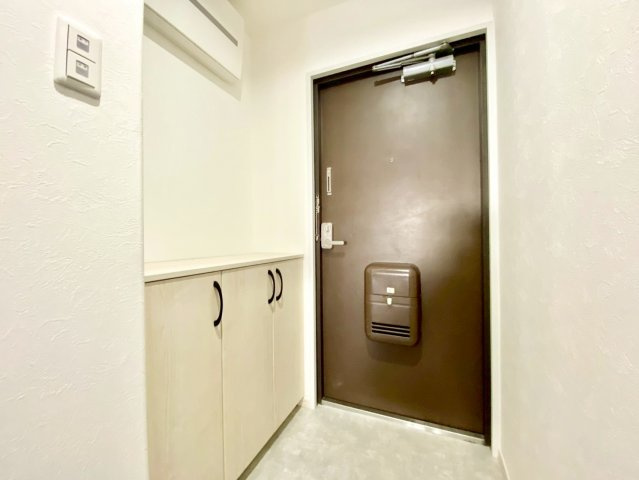 エクレール台原の玄関