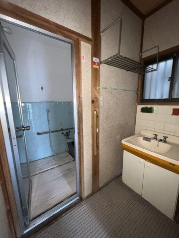 大峰南町貸家の洗面所