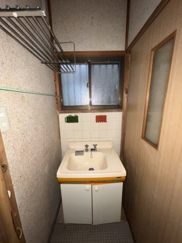 大峰南町貸家の洗面所